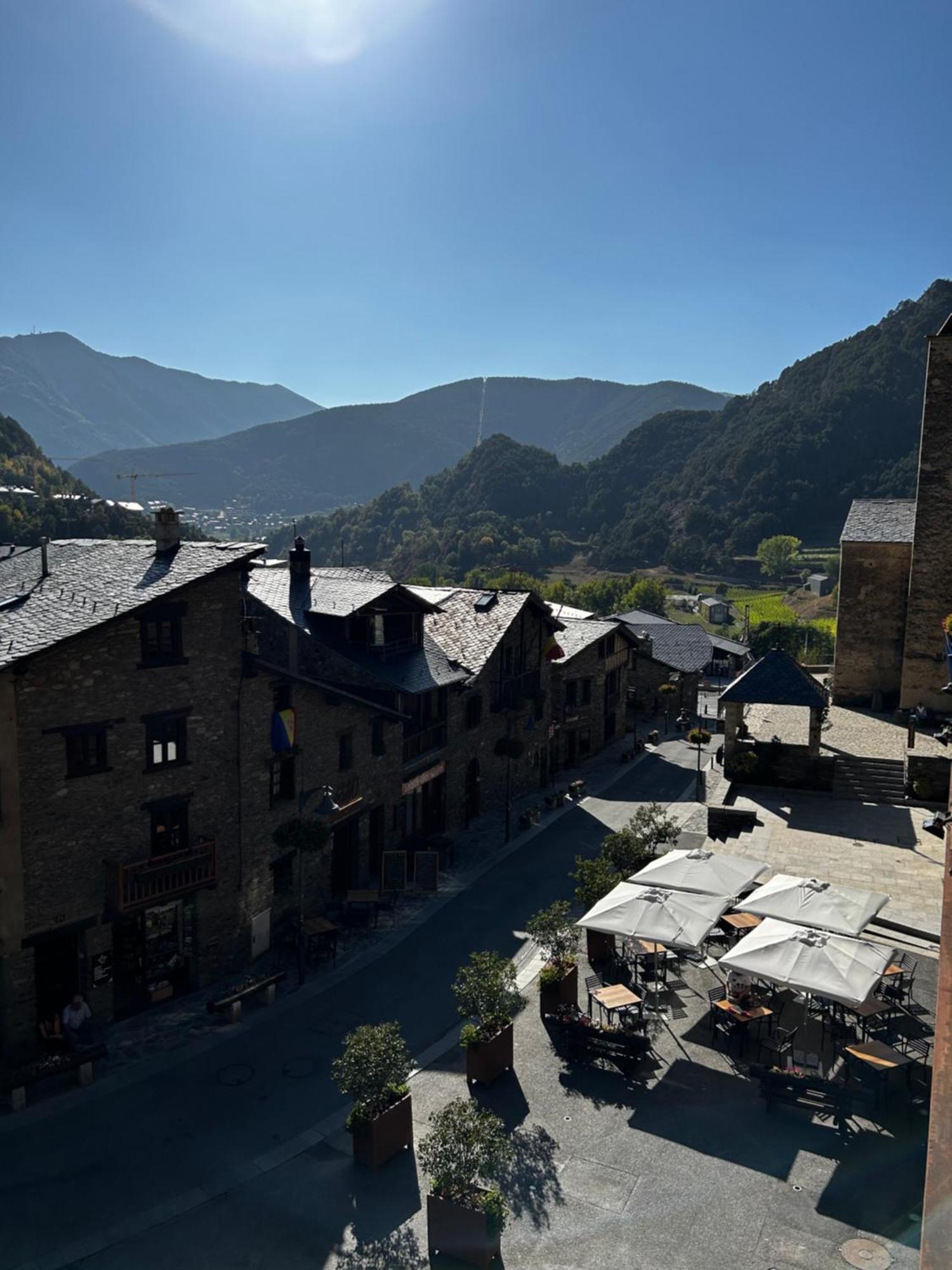 Hotel Santa Barbara De La Vall D'Ордино Экстерьер фото