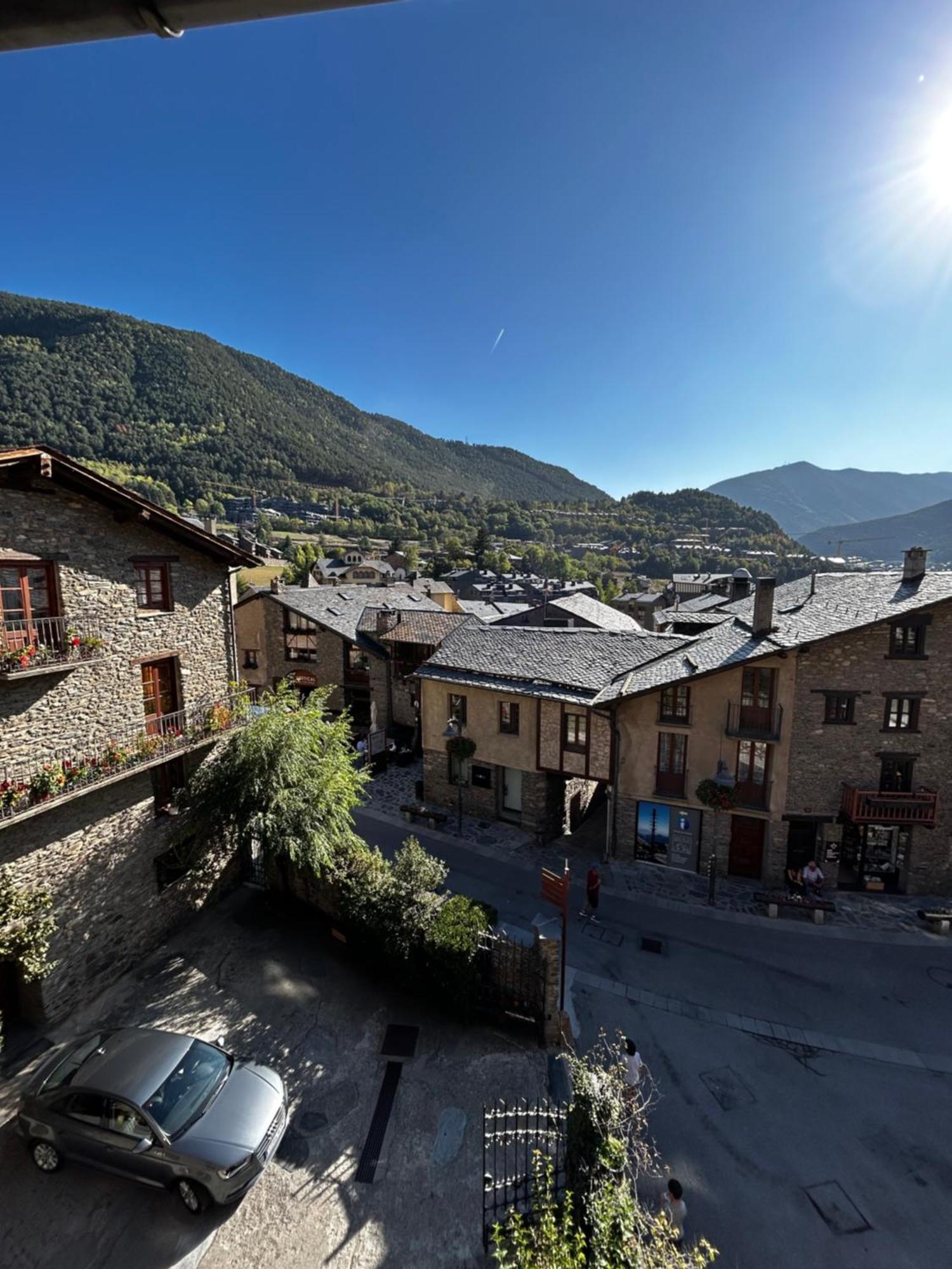 Hotel Santa Barbara De La Vall D'Ордино Экстерьер фото
